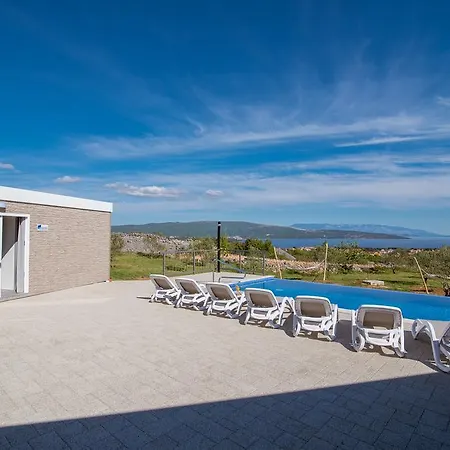 Prázdninový areál Mobile Homes Ulika 4*